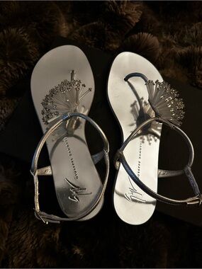 Giuseppe Zanotti Silver Floral Crystal T-Strap Sandals